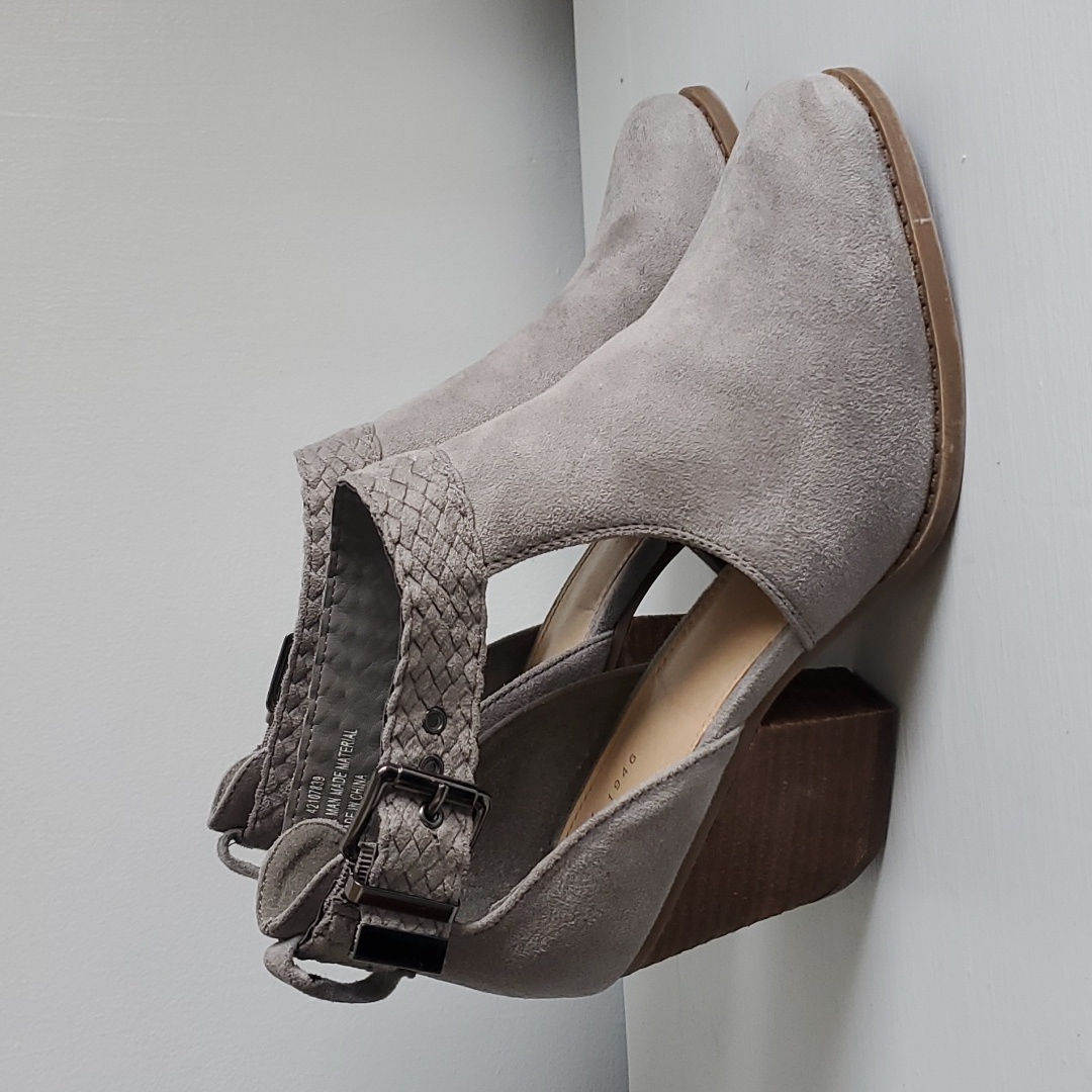 C Est. 1946 Gray Cut Out Booties Buckleanklestrap, 8w